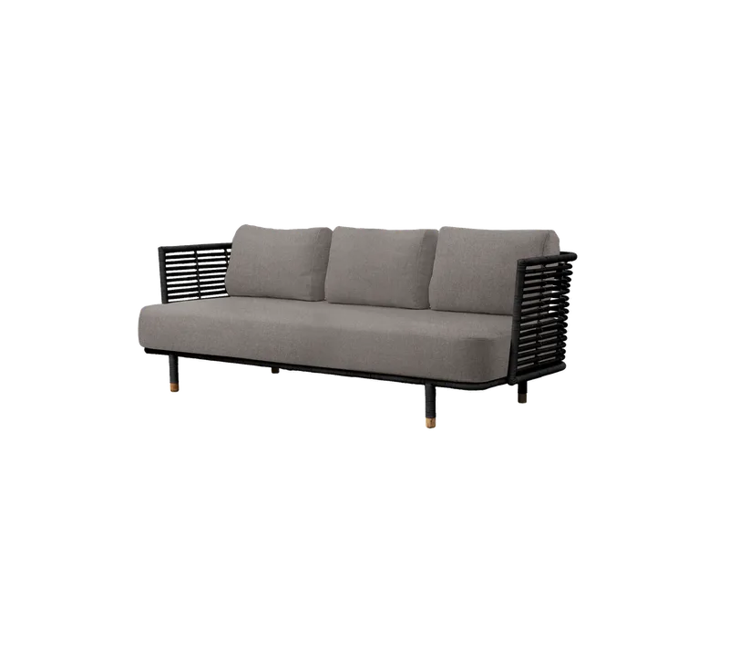 Sense 3-seater sofa von Cane-line in Black, large round sticks rattan, Light brown, Essence – Produktfoto