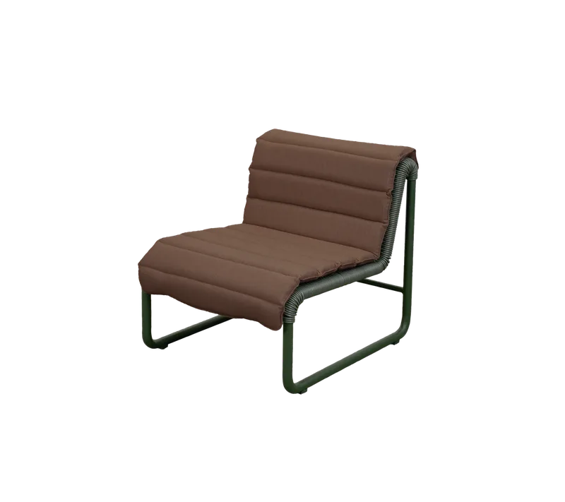 Al Dente lounge chair by Cane-line in Dark green small round core Weave w/dark green aluminium, Desert red, Delight w/QuickDry & Airflow – product photo