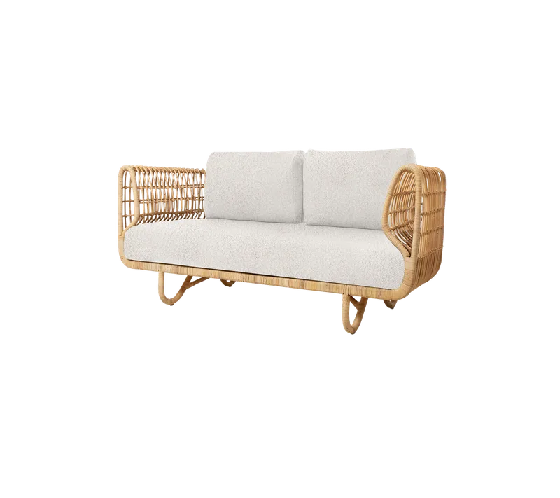 Nest 2-seater sofa von Cane-line in Natural, medium round sticks rattan, White, Scent – Produktfoto
