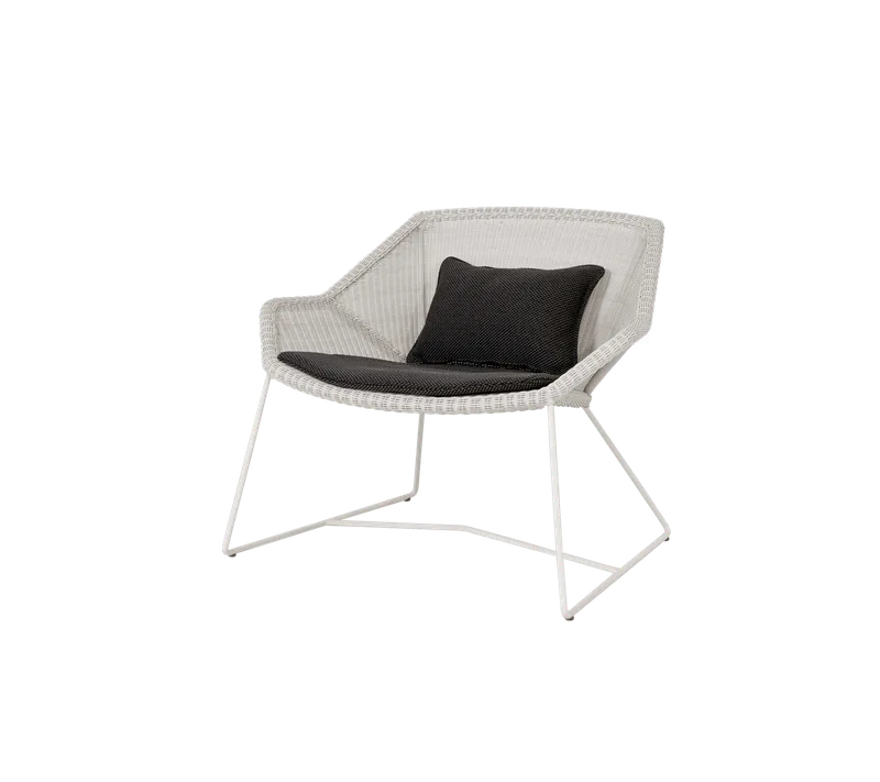 Breeze lounge chair de Cane-line en Sand, small round Weave, Dark grey, Focus – photo du produit