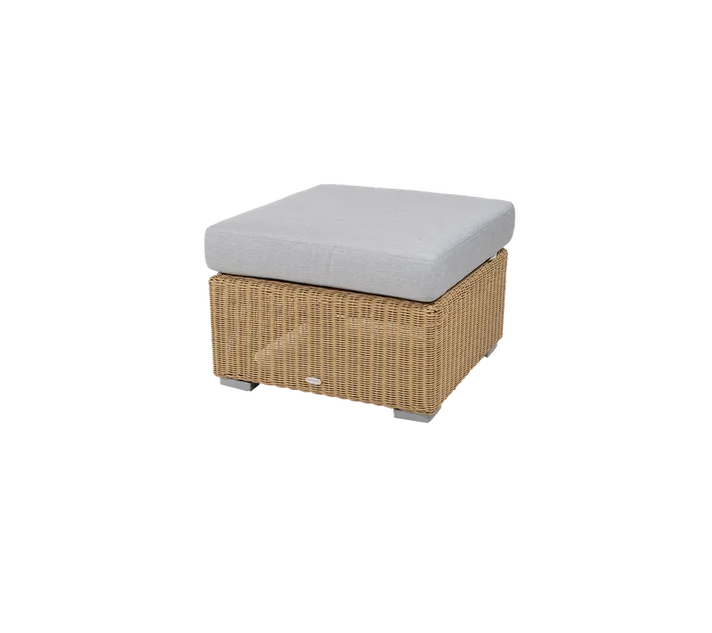 Chester footstool/coffee table van Cane-line in Natural, large round Weave, Light grey, Natté w/QuickDry & Airflow – productfoto