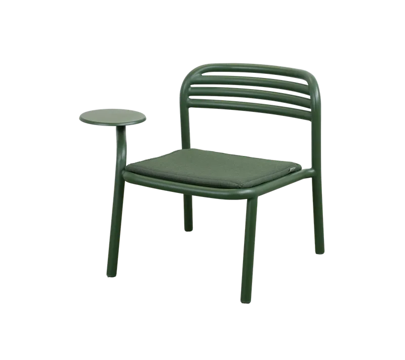 Bliss lounge chair w/sidetable right von Cane-line in Dark green, aluminium, Light green, Delight w/QuickDry & Airflow – Produktfoto