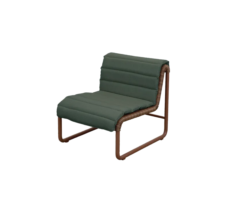 Al Dente lounge chair by Cane-line in Desert red small round core Weave w/desert red aluminium, Light green, Delight w/QuickDry & Airflow – product photo