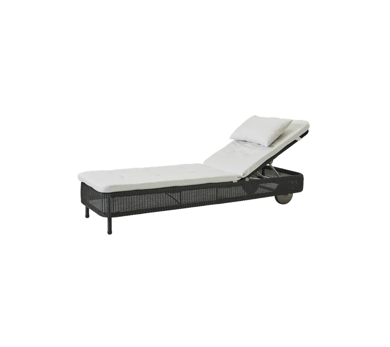 Presley sunbed by Cane-line in Black, small round Weave, White, Natté w/QuickDry & Airflow – product photo 2 of 2