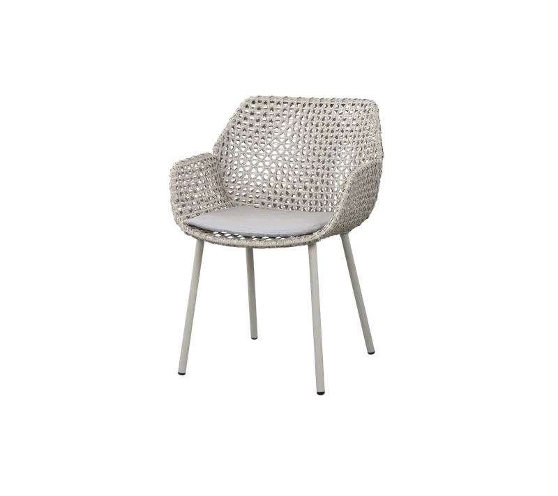 Vibe chair van Cane-line in Sand/dark sand, small cross peel Weave, Light grey, Natté – productfoto
