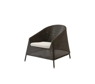 Kingston lounge chair de Cane-line en Mocca, small round Weave, Desert sand, Rise w/QuickDry & Airflow – photo du produit 2 sur 2