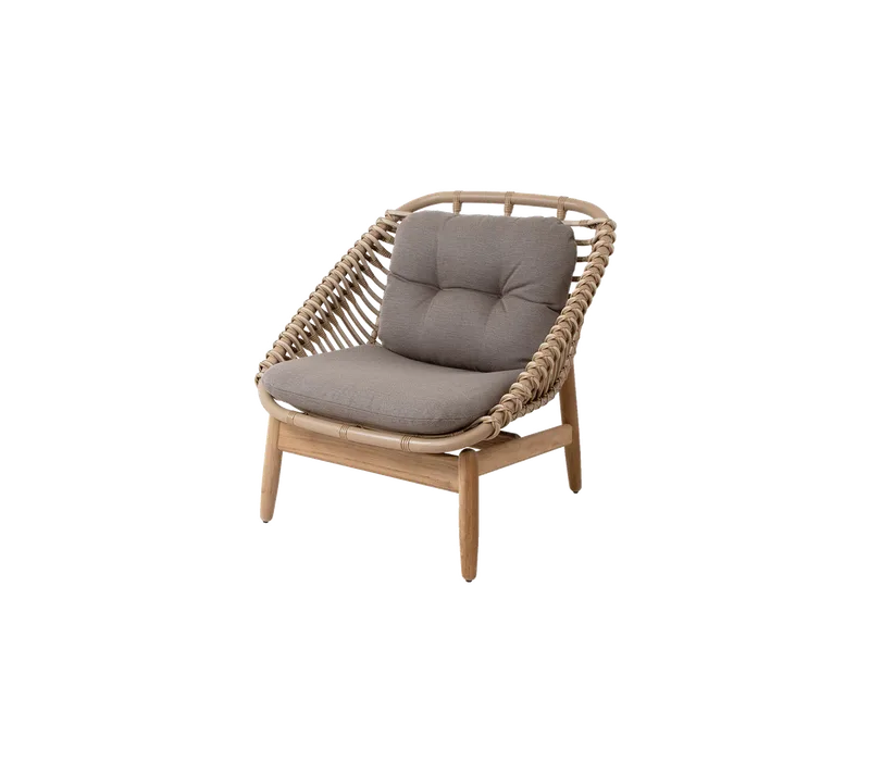 Strington lounge chair by Cane-line in Natural, round double Weave w/teak incl. taupe AirTouch w/QuickDry & Airflow – product photo