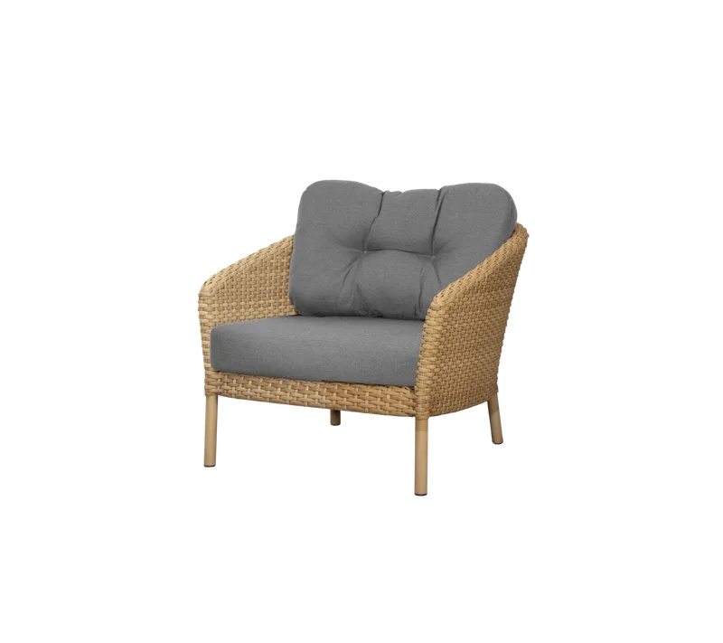 Ocean large lounge chair van Cane-line in Natural, large flat peel Weave, Grey, AirTouch w/QuickDry & Airflow – productfoto