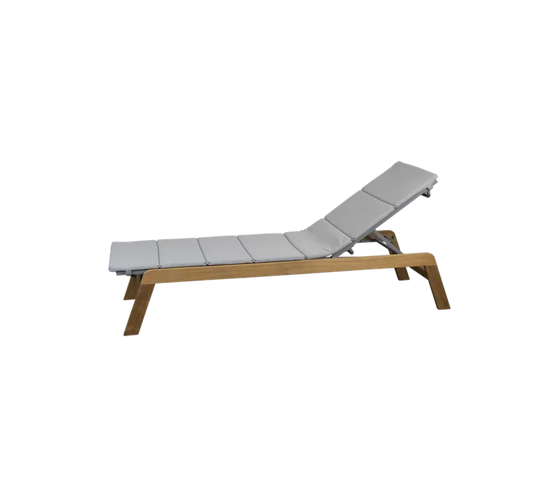 Siesta sunbed by Cane-line in Teak, Light grey, Virtue w/QuickDry & Airflow – product photo 2 of 2