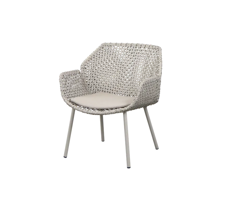 Vibe lounge chair by Cane-line in Sand/dark sand, small cross peel Weave, Sand, Natté – product photo