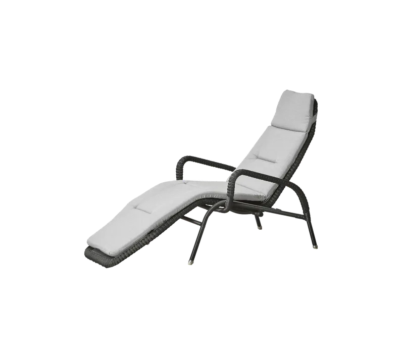 Sunrise sunchair by Cane-line in Graphite, small round Weave, None – product photo 1 of 2