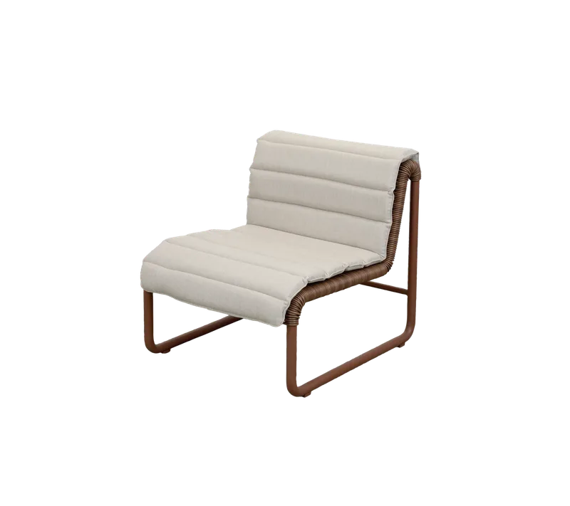 Al Dente lounge chair by Cane-line in Desert red small round core Weave w/desert red aluminium, Sand, Natté w/QuickDry & Airflow – product photo