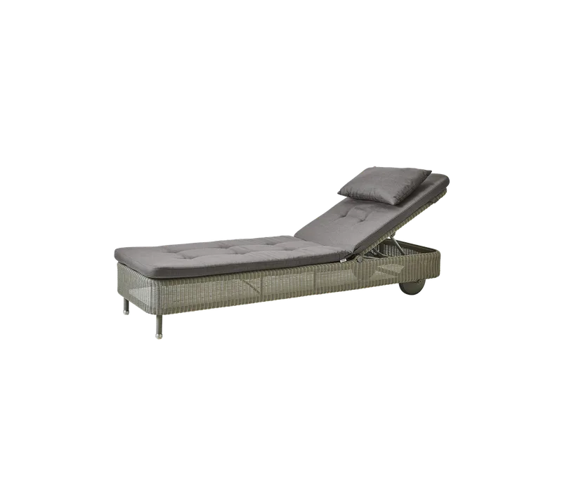 Presley sunbed van Cane-line in Taupe, small round Weave, Taupe, Natté w/QuickDry & Airflow – productfoto 2 van 2