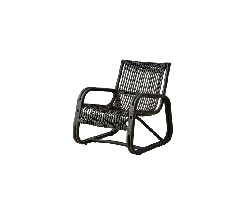 Curve lounge chair von Cane-line in Black, round double sticks rattan w/black rattan bindings – Produktfoto