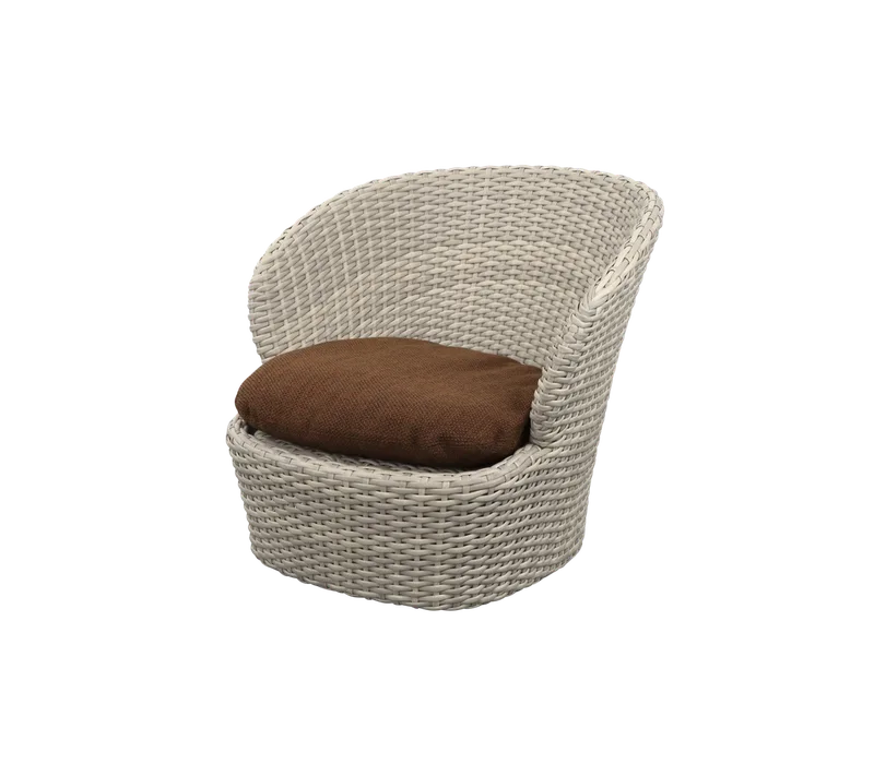 Coast lounge chair w/swivel by Cane-line in Sand, large flat peel Weave, Umber brown, Rise w/QuickDry & Airflow – product photo