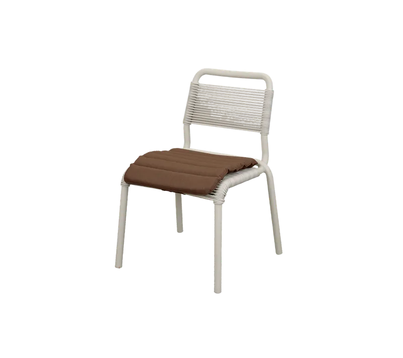 Al Dente chair von Cane-line in Sand small round core Weave w/sand aluminium, Desert red, Delight w/QuickDry & Airflow – Produktfoto