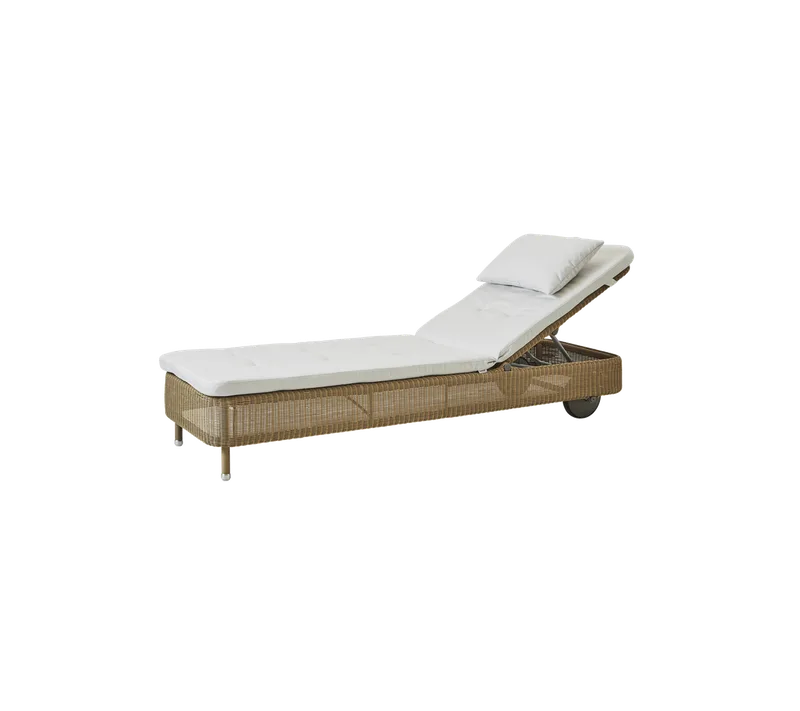 Presley sunbed by Cane-line in Natural, small round Weave, White, Natté w/QuickDry & Airflow – product photo 2 of 2