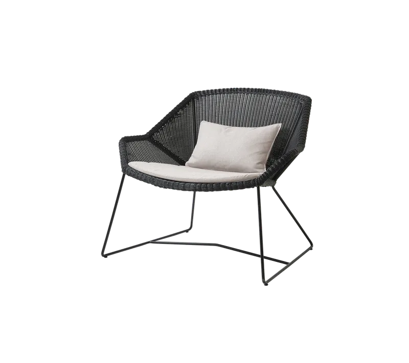 Breeze lounge chair by Cane-line in Black, small round Weave, Sand, Natté – product photo