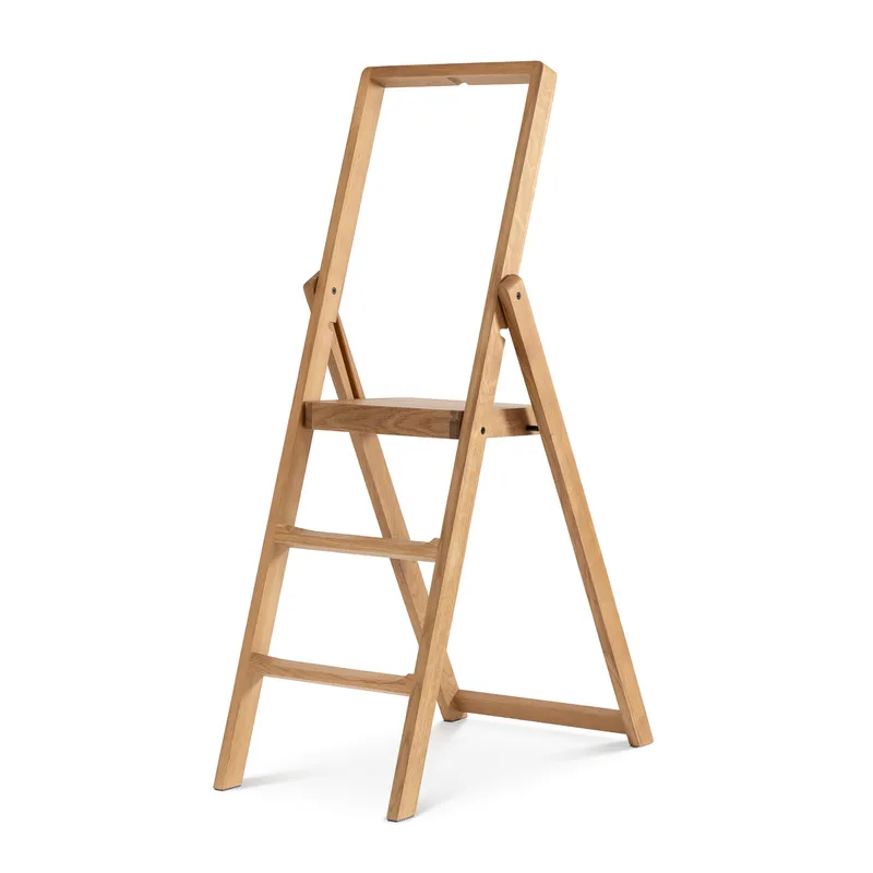 Step Stepladder von Design House Stockholm in Oak – Produktfoto