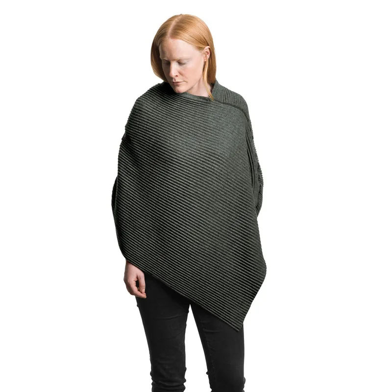 Pleece van Design House Stockholm in Poncho, Forest Green – productfoto