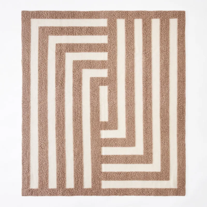 Labyrinth Throw van Dusty Deco – productfoto