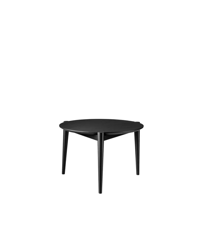 D102 Søs - Sofabord - Eg - Jet Black - Ø55 van FDB Møbler – productfoto