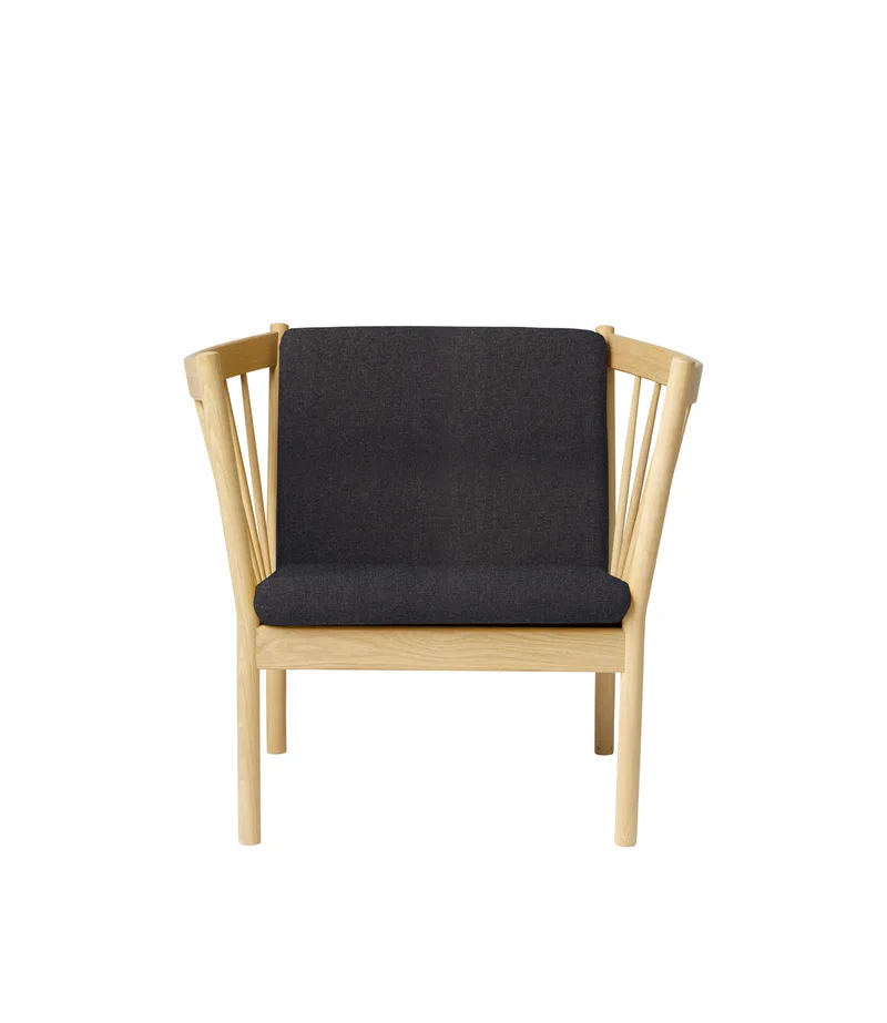J146 - Lænestol - Eg - Dark Grey (28) by FDB Møbler – product photo