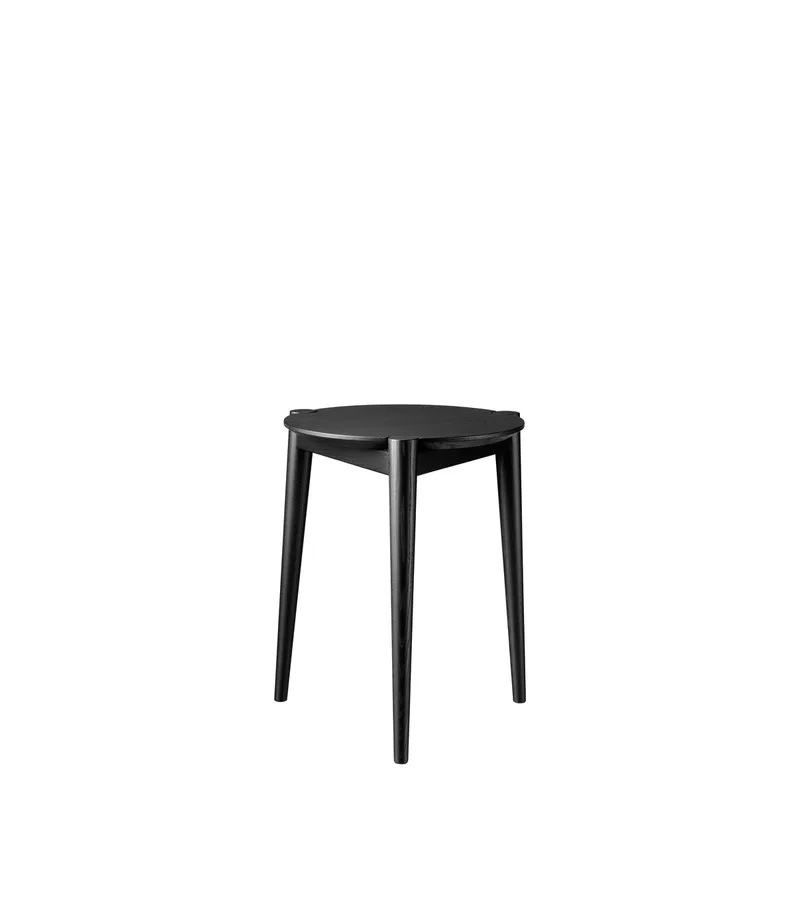 J160 Søs - Skammel - Eg - Jet Black von FDB Møbler – Produktfoto