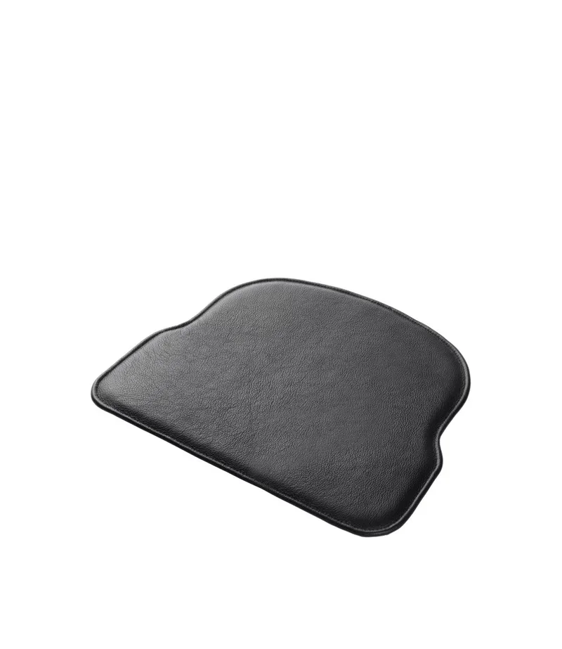R5 Nøje - Hynde - Læder - Sort - J52B/J52G by FDB Møbler – product photo