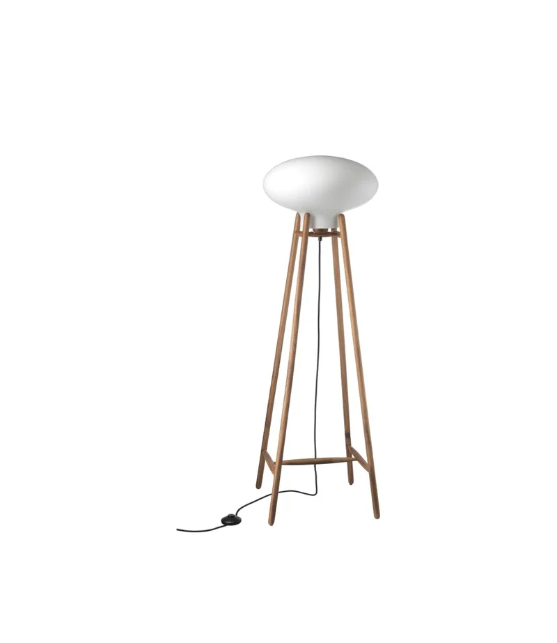 U5 Hiti - Gulvlampe - Valnød - Opalt glas von FDB Møbler – Produktfoto