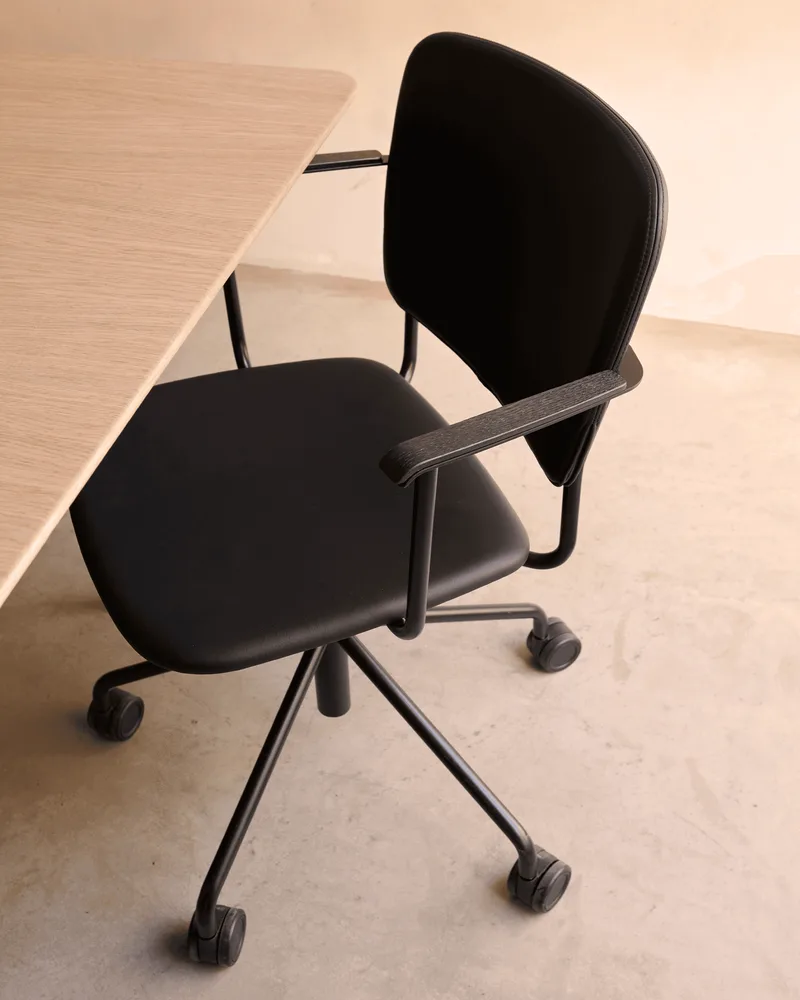 Mono Chair Mono by Fogia in Black oak/RAL9005, Black oak, Jet black (RAL 9005) – interior photo 2 of 12