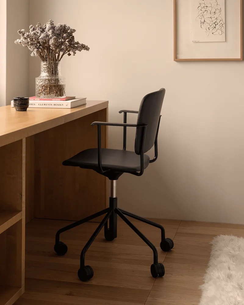 Mono Chair Mono by Fogia in Black oak/RAL9005, Black oak, Jet black (RAL 9005) – interior photo 6 of 12