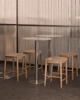Figurine Counter Stool Figurine de Fogia en Light oak – photo d’ambiance 6 sur 8