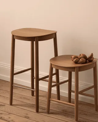 Figurine Counter Stool Figurine de Fogia en Light oak – photo d’ambiance 3 sur 8