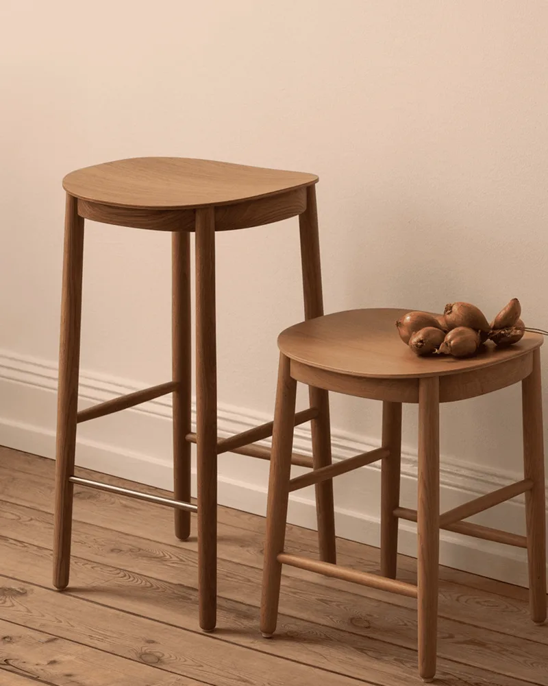 Figurine Counter Stool Figurine de Fogia en Light oak – photo d’ambiance 3 sur 8