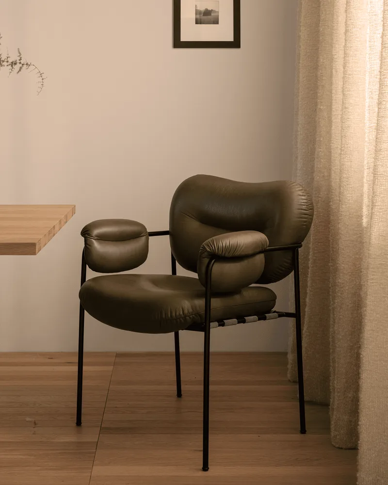 Bollo Dining Chair Bollo by Fogia in Barnum Sand 2/RAL1013, Oyster white (RAL 1013), Barnum Sand 2, Nevotex, Fabric – interior photo 6 of 53