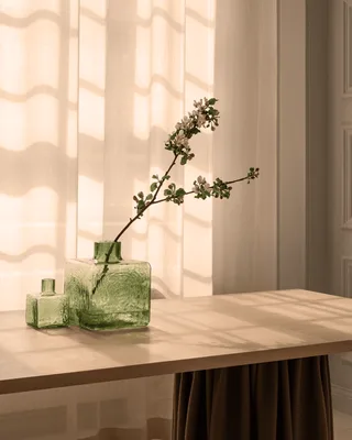 Cube Vase, Small Cube von Fogia in Clear glass – Ambientefoto 1 von 10