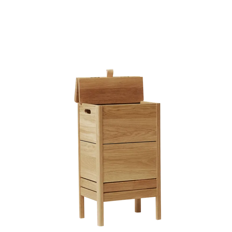 A Line Laundry Box van Form & Refine in Oak – productfoto 1 van 3