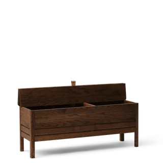 A Line Storage Bench 111 van Form & Refine in Smoked Oak – productfoto 2 van 3