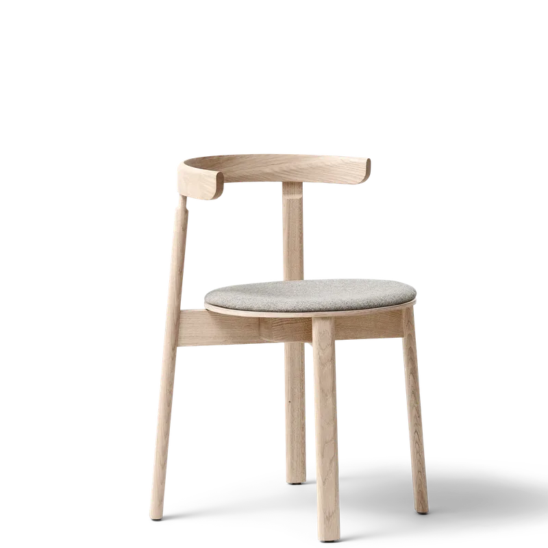 Lunar Chair von Form & Refine in White Oak Hallingdal – Produktfoto 1 von 4