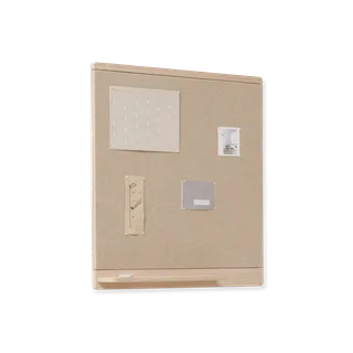 Rim Pinboard 75×75 van Form & Refine in White Oak – productfoto 2 van 3