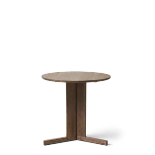 Trefoil Round Table Ø75 3 Legs van Form & Refine in Smoked Oak – productfoto 1 van 3