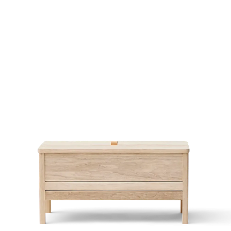 A Line Storage Bench 90 van Form & Refine in White Oak – productfoto 4 van 4