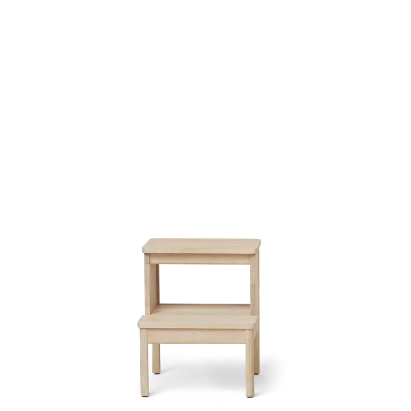 A Line Stepstool van Form & Refine in White Oak – productfoto 3 van 3