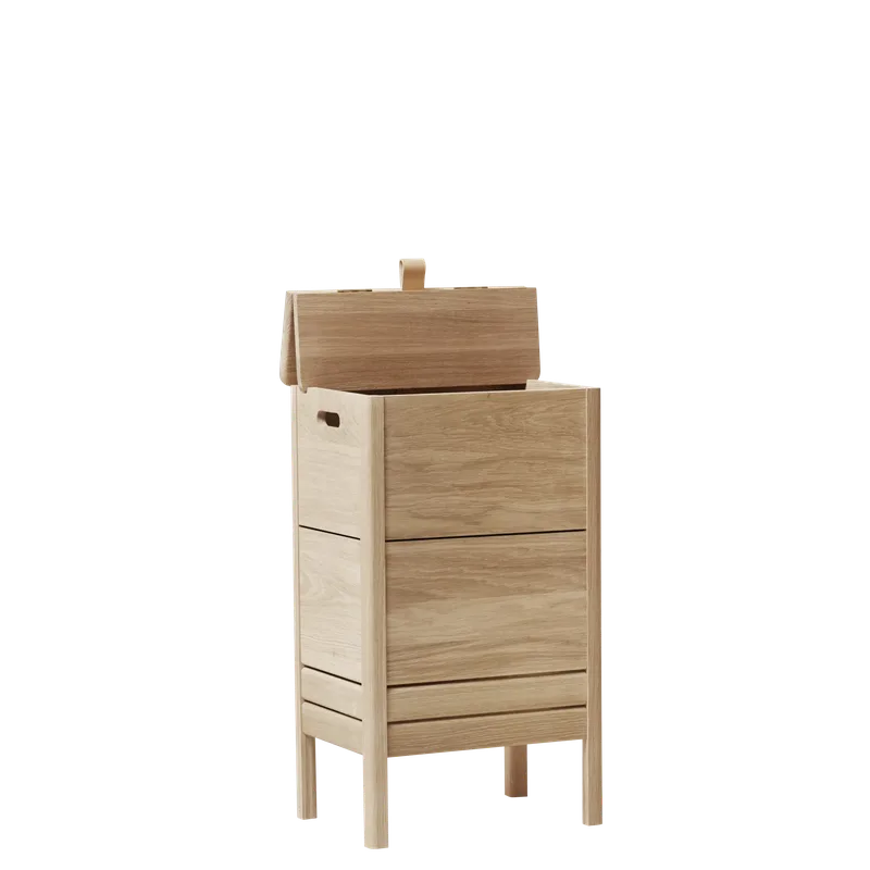 A Line Laundry Box van Form & Refine in White Oak – productfoto 1 van 3