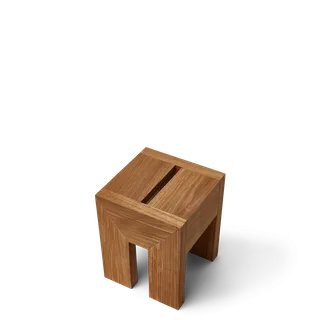 Monolith Side Table de Form & Refine en Oak – photo du produit 4 sur 4