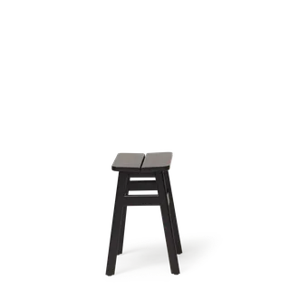Angle Stool 45 van Form & Refine in Black – productfoto 2 van 3