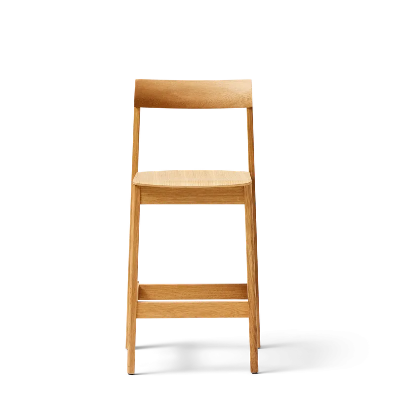 Blueprint Bar Chair 65 van Form & Refine in Oak – productfoto 1 van 5