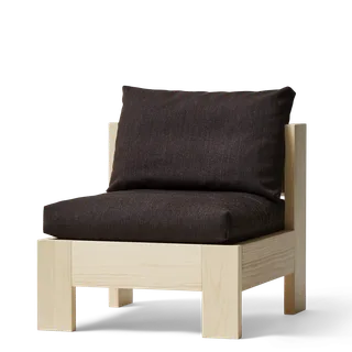 Icon Lounge Chair von Form & Refine in Pine – Produktfoto 5 von 5