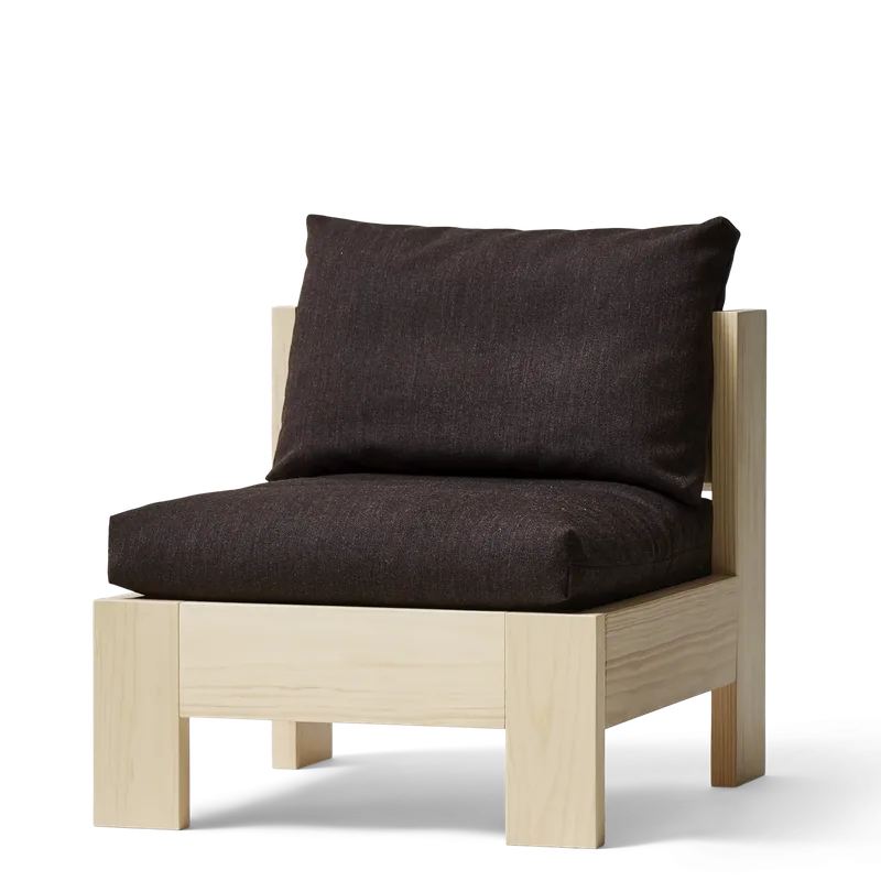 Icon Lounge Chair von Form & Refine in Pine – Produktfoto 5 von 5